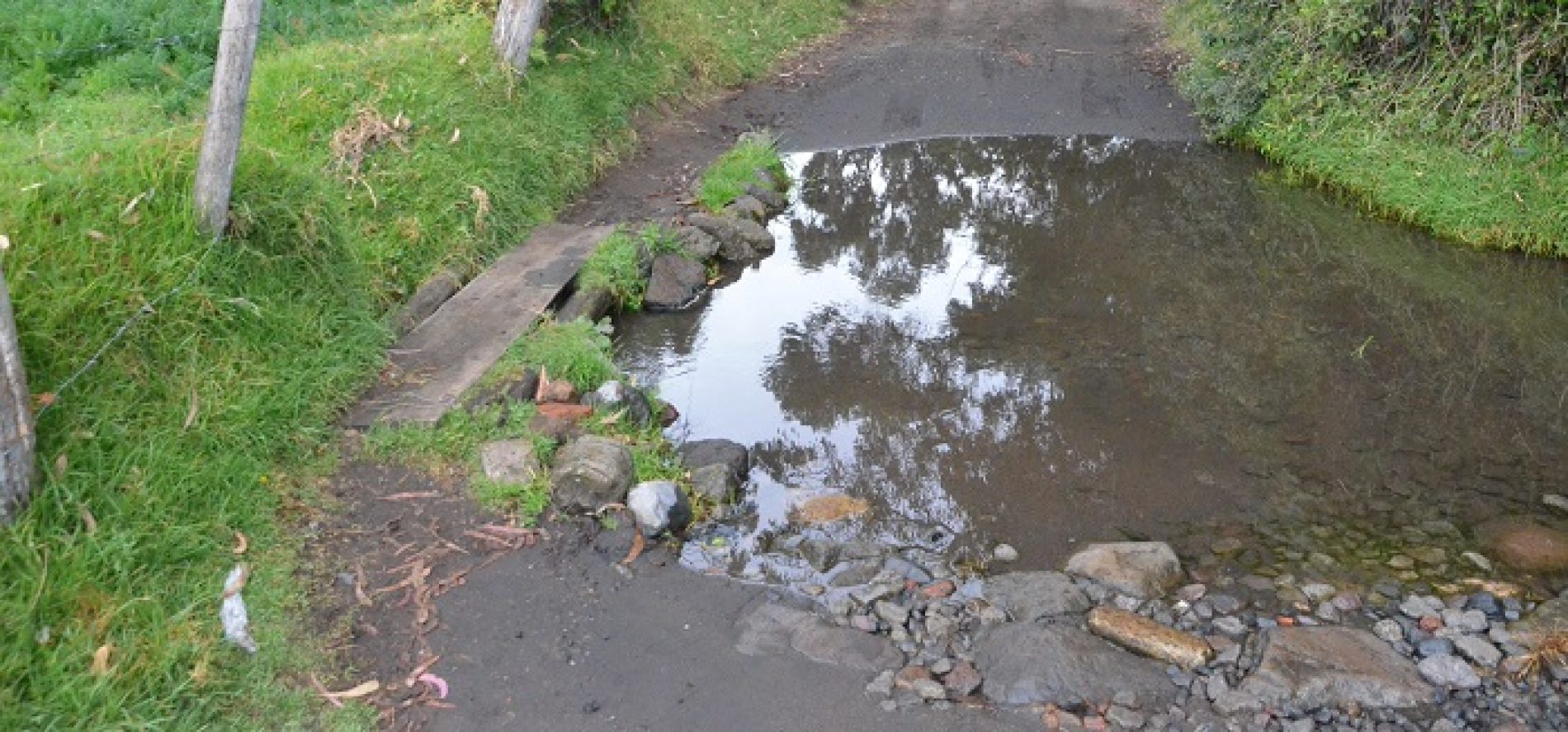 TRABAJOS DE ALCANTARILLADO COMPLETA GAD PARROQUIAL DE MULALÓ (VIDEO)