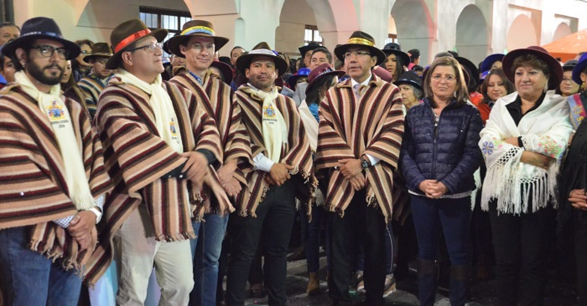 GOBERNACIÓN DE COTOPAXI Y ENTIDADES ADSCRITAS FUERON JOCHADAS Y VIVE LA MAMA NEGRA (VIDEO)