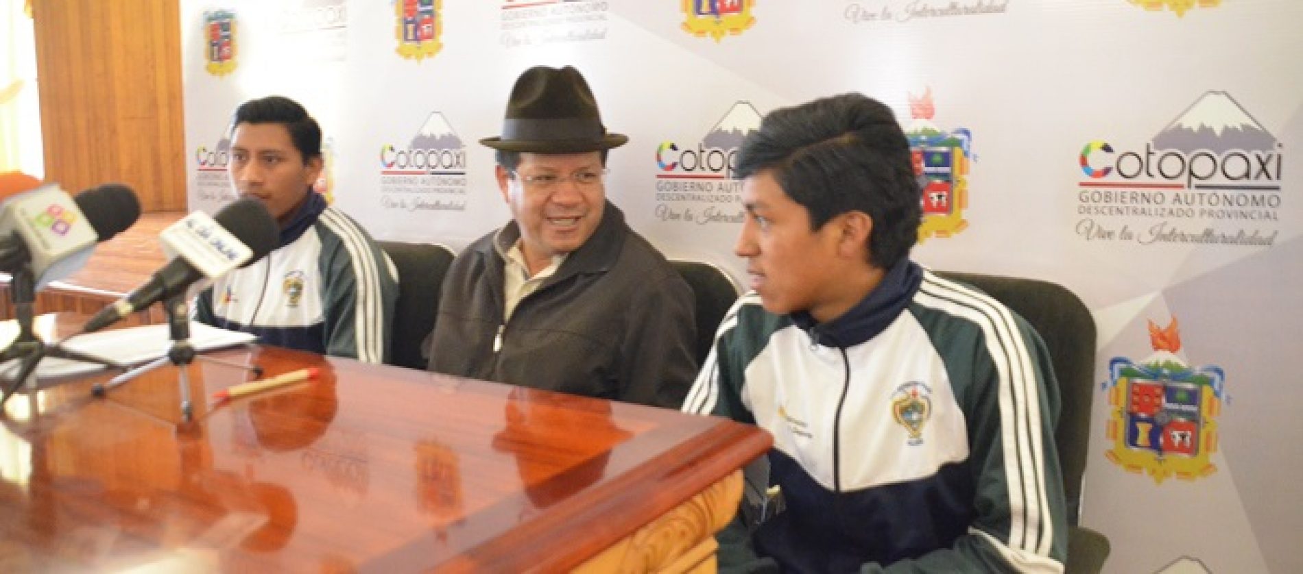 JORGE GUAMÁN RESPALDA A LUIS VEGA Y PARTICIPARÁ EN II VUELTA CICLÍSTICA AL ECUADOR (VIDEO)