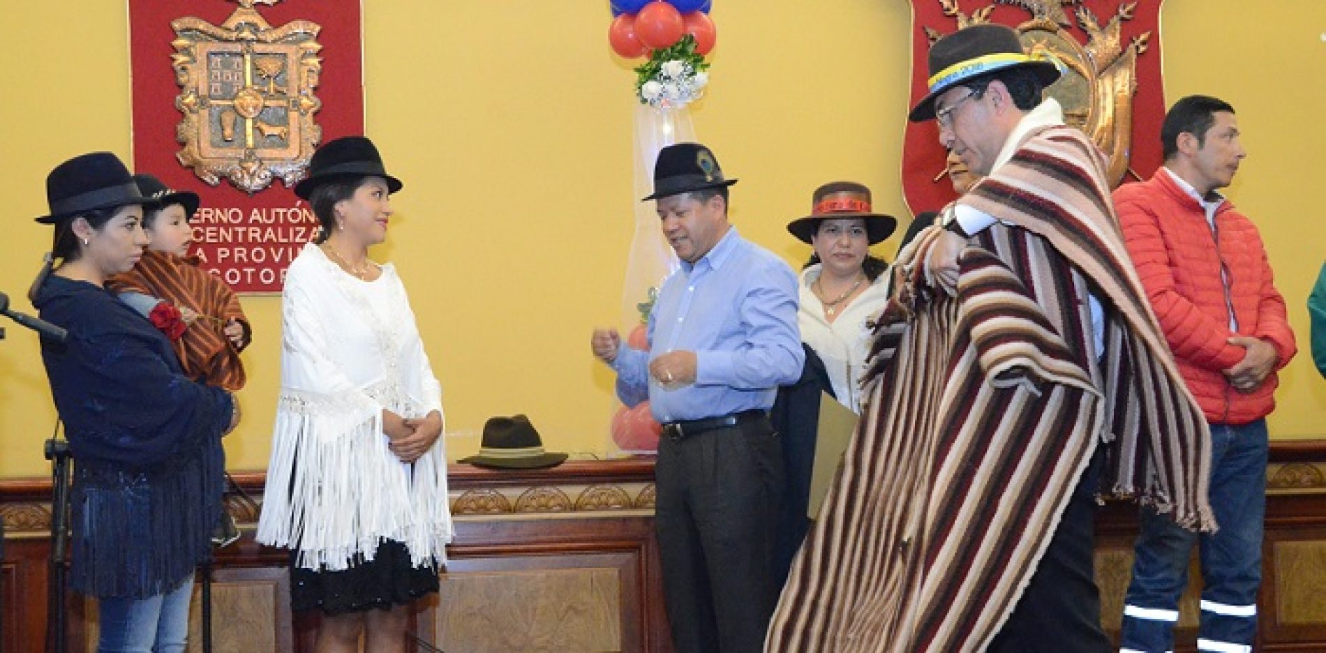 PREFECTURA DE COTOPAXI FUE JOCHADA PARA EL EVENTO DE LAS VÍSPERAS DE MAMA NEGRA (VIDEO)