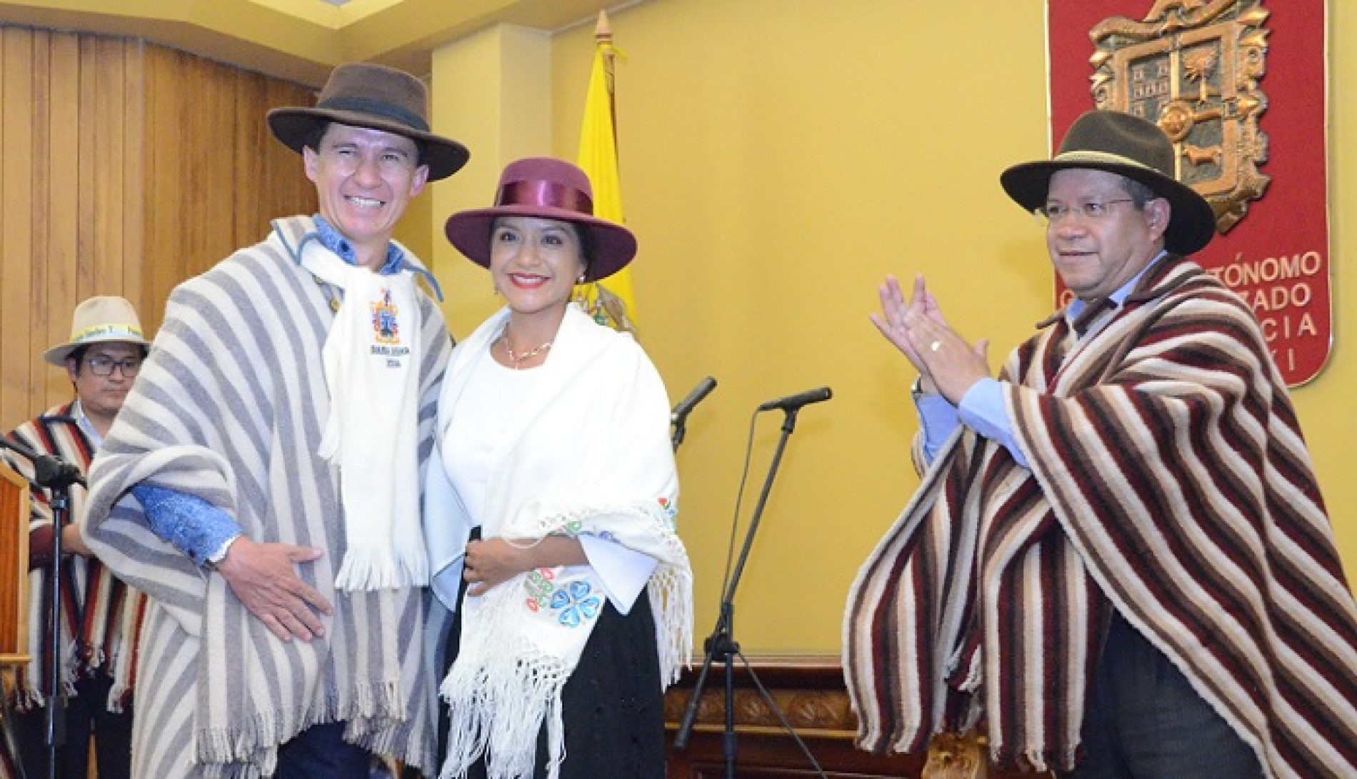 PREFECTURA DE COTOPAXI FUE JOCHADA PARA EL EVENTO DE LAS VÍSPERAS DE MAMA NEGRA (VIDEO)