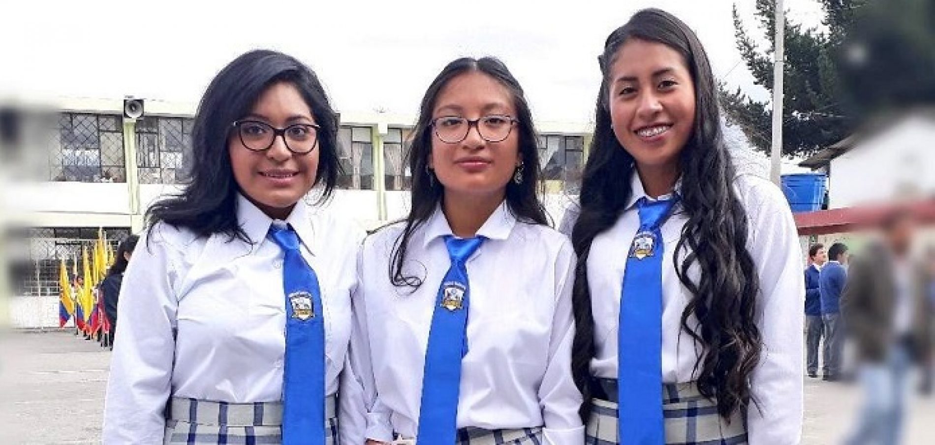 26.521 ESTUDIANTES JURARON  LA BANDERA EN LA ZONA 3