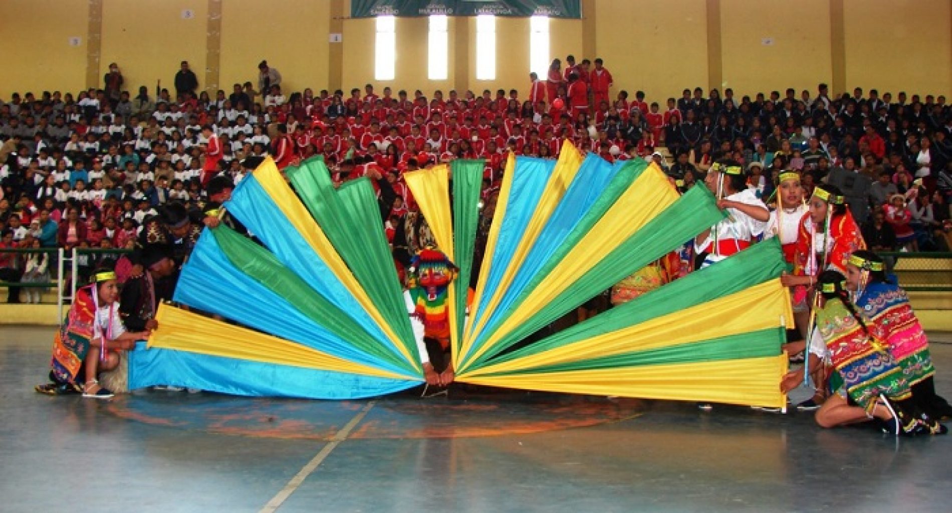 ESTUDIANTES DE SALCEDO DEMOSTRARON SUS HABILIDADES EN FESTIVAL ARTÍSTICO CULTURAL