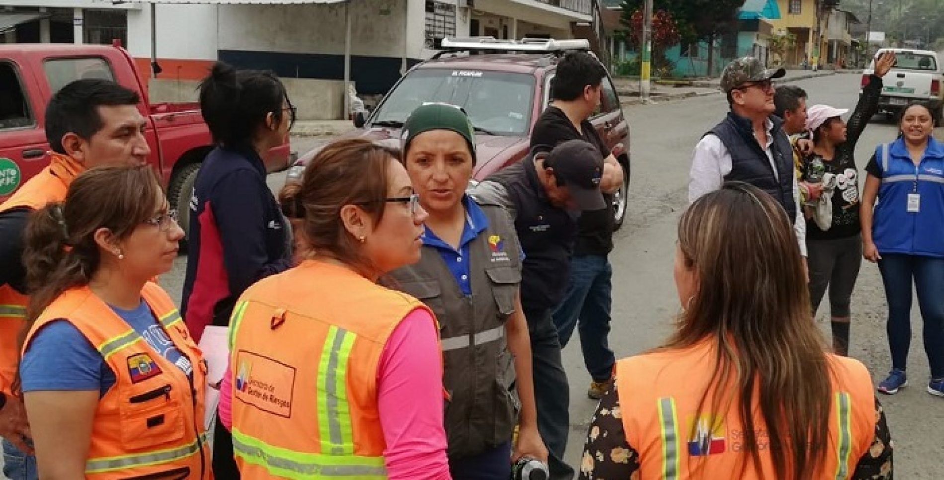 INSTITUCIONES COORDINAN ACCIONES POR INCENDIO FORESTAL EN EL TINGO, CANTÓN PUJILÍ