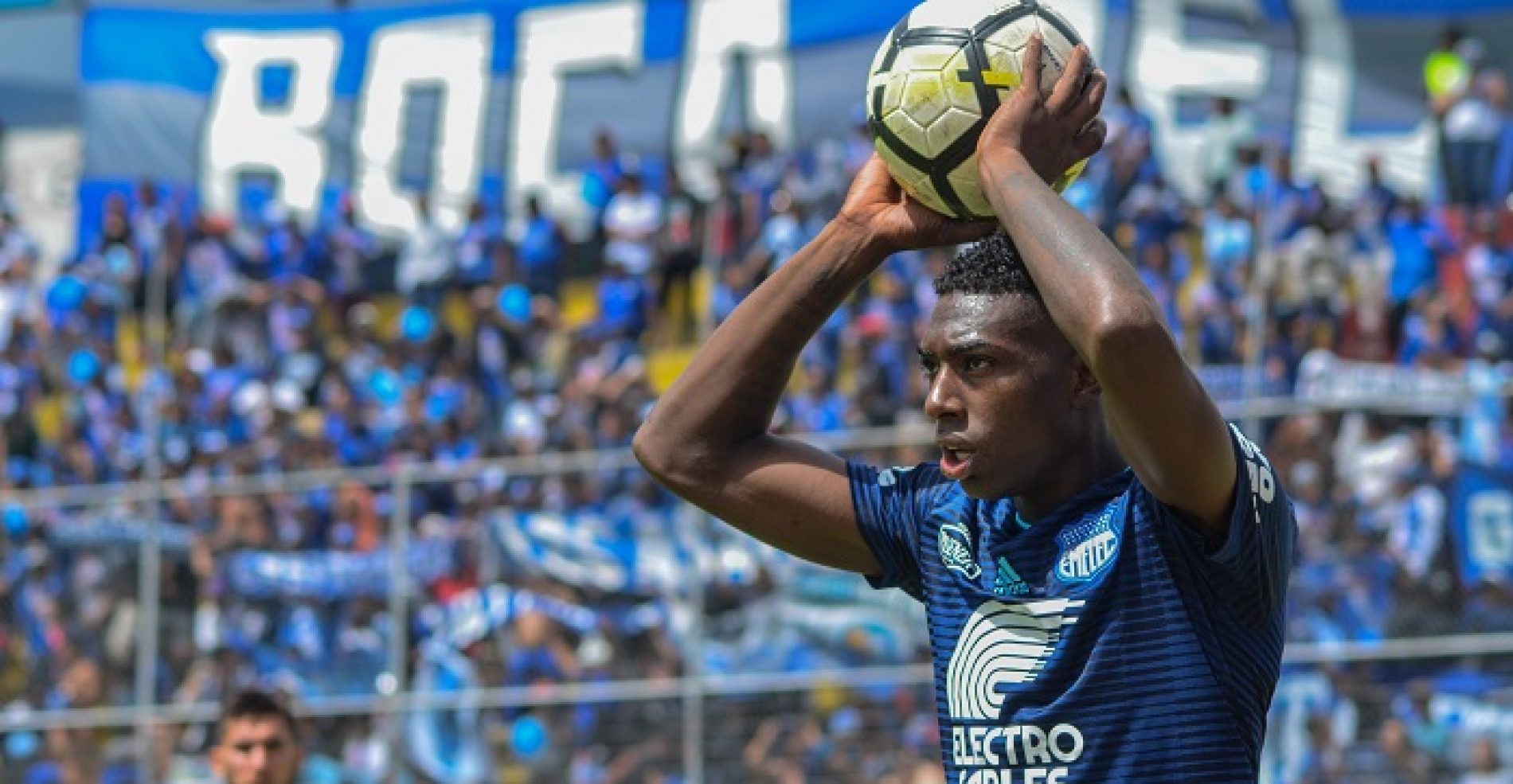 “EL CUCO” ANGULÓ DA EL TRIUNFO A EMELEC EN LA CALDERA DEL SUR (VIDEO)