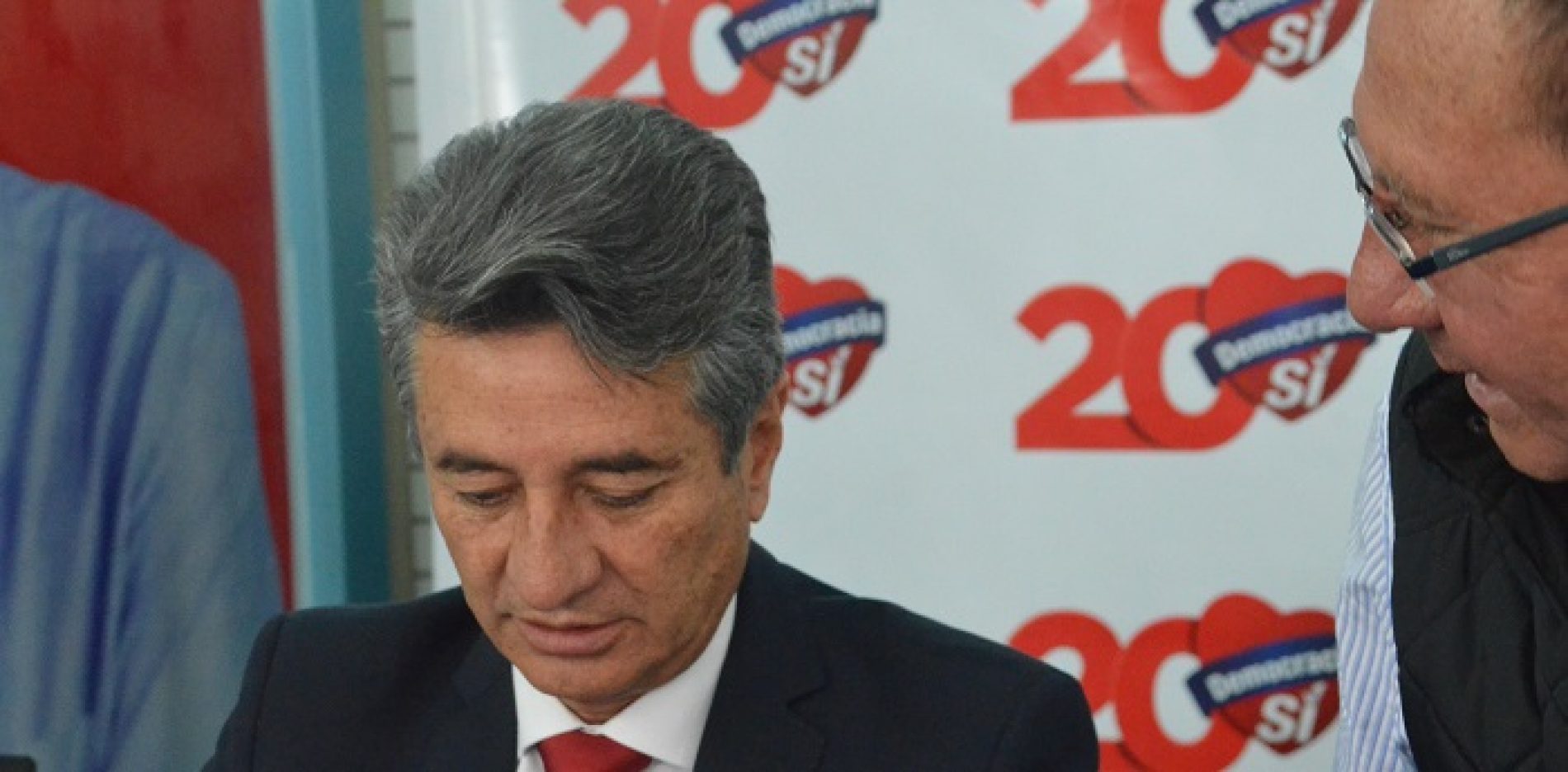 “DEMOCRACIA SÍ” EN LATACUNGA PRESENTÓ A BYRON CÁRDENAS A LA ALCALDÍA (VIDEO)