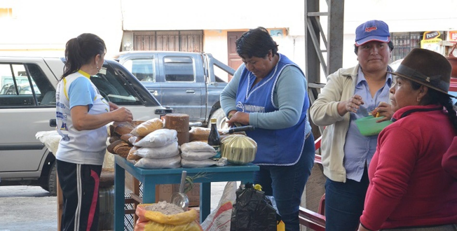 PREFECTURA DE COTOPAXI CELEBRÓ  UN AÑO DE LA FERIA “DE LA MATA A LA OLLA” (VIDEO)