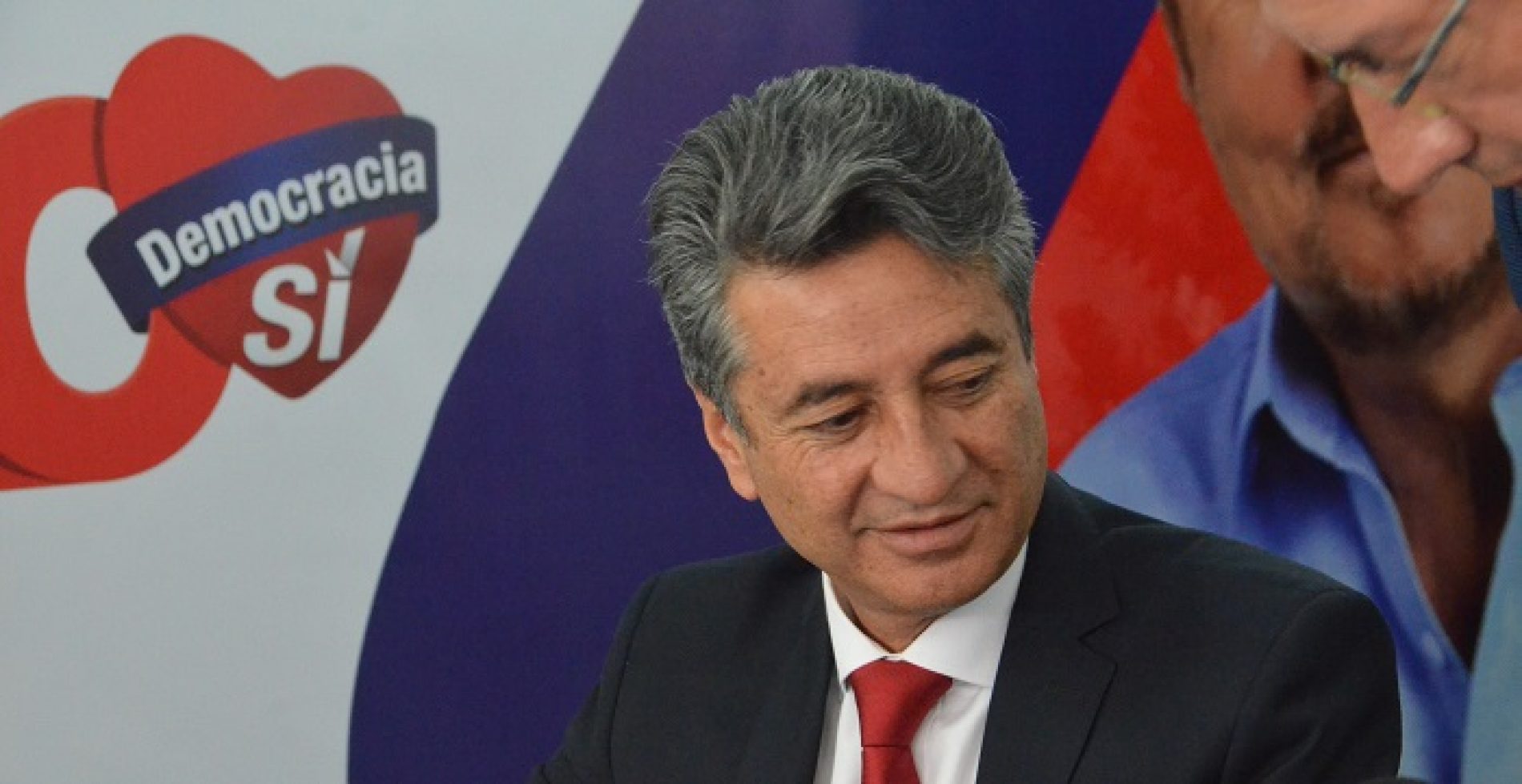 “DEMOCRACIA SÍ” EN LATACUNGA PRESENTÓ A BYRON CÁRDENAS A LA ALCALDÍA (VIDEO)