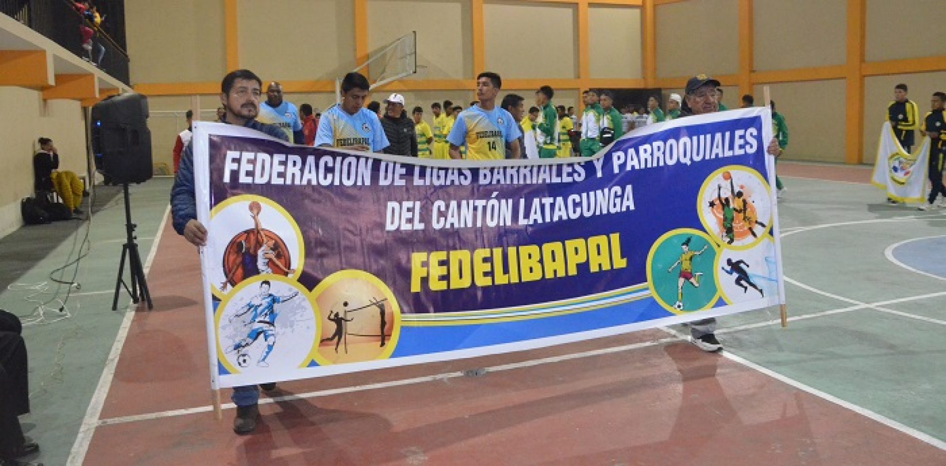 LATACUNGA RECIBE E INAUGURA INTERCANTONAL DE FÚTBOL SENIOR (VIDEO)