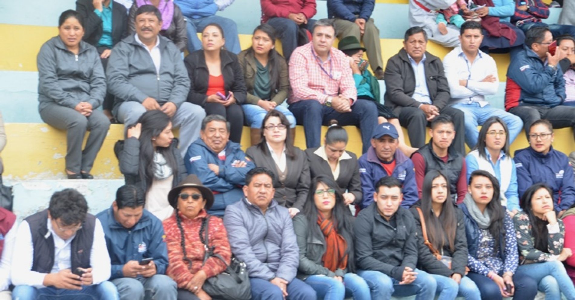 PREFECTURA DE COTOPAXI INVIRTIÓ 2´019 MIL DÓLARES EN LA COMPRA DE EQUIPO CAMINERO.(VIDEO)