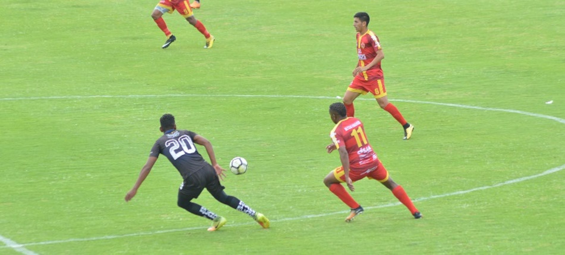 ALIANZA COTOPAXI SUFRIÓ Y AL FINAL  GOLEÓ A CANTERA DE JUBONES 5-2 Y SIGUE PUNTERO