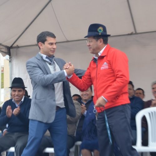 PREFECTURA DE COTOPAXI INVIRTIÓ 2´019 MIL DÓLARES EN LA COMPRA DE EQUIPO CAMINERO.(VIDEO)