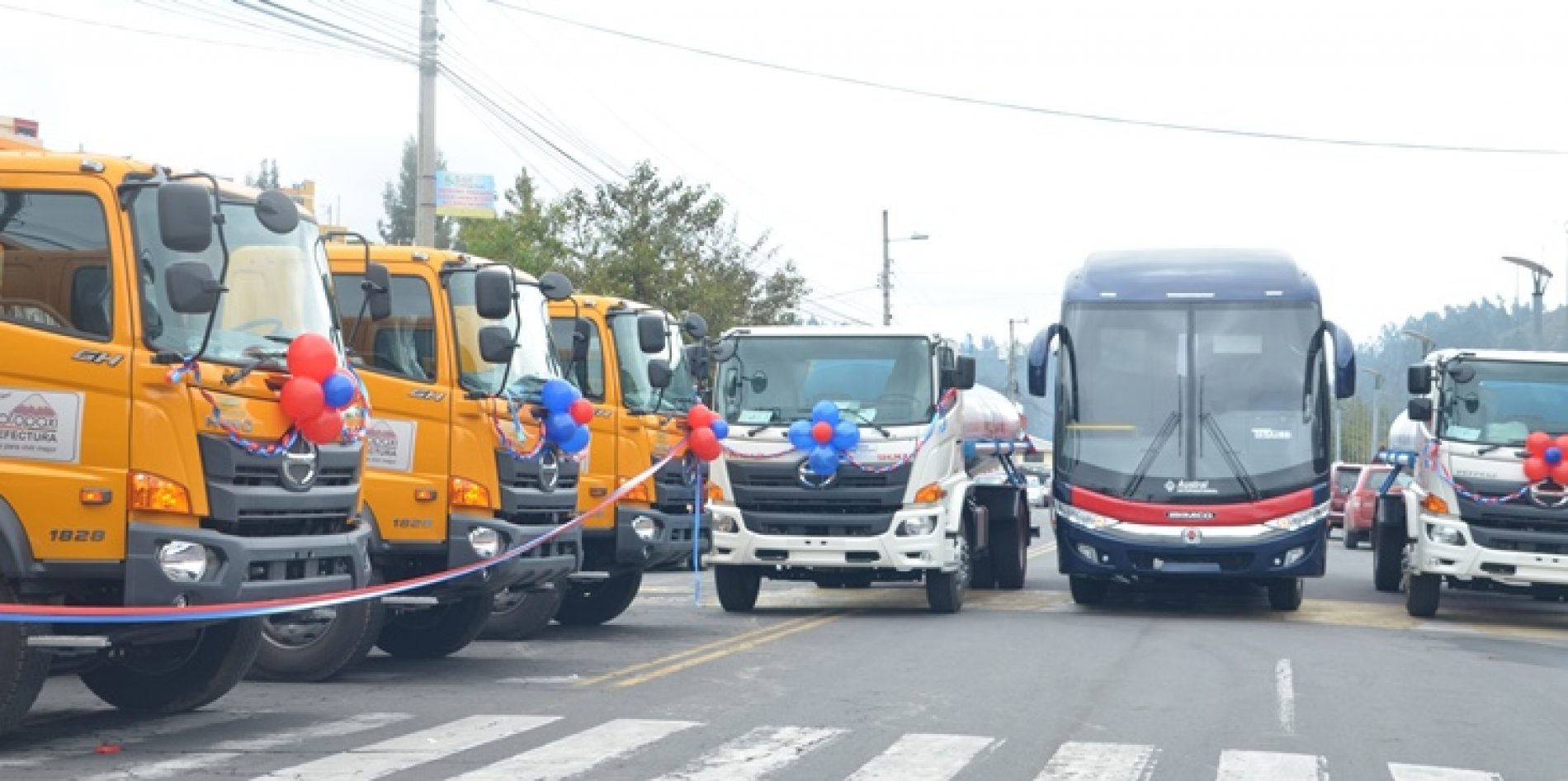 PREFECTURA DE COTOPAXI INVIRTIÓ 2´019 MIL DÓLARES EN LA COMPRA DE EQUIPO CAMINERO.(VIDEO)
