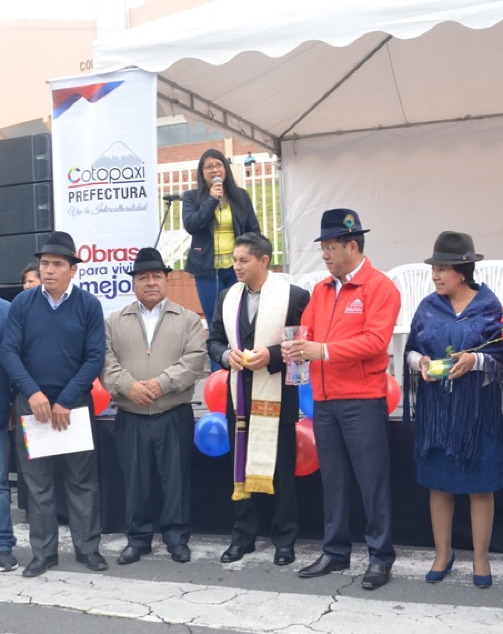 PREFECTURA DE COTOPAXI INVIRTIÓ 2´019 MIL DÓLARES EN LA COMPRA DE EQUIPO CAMINERO.(VIDEO)