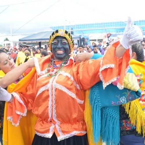 PARROQUIA ONCE DE NOVIEMBRE FESTEJÓ LA MAMA NEGRA CON IVÁN PACHECO PROAÑO (VIDEOS)