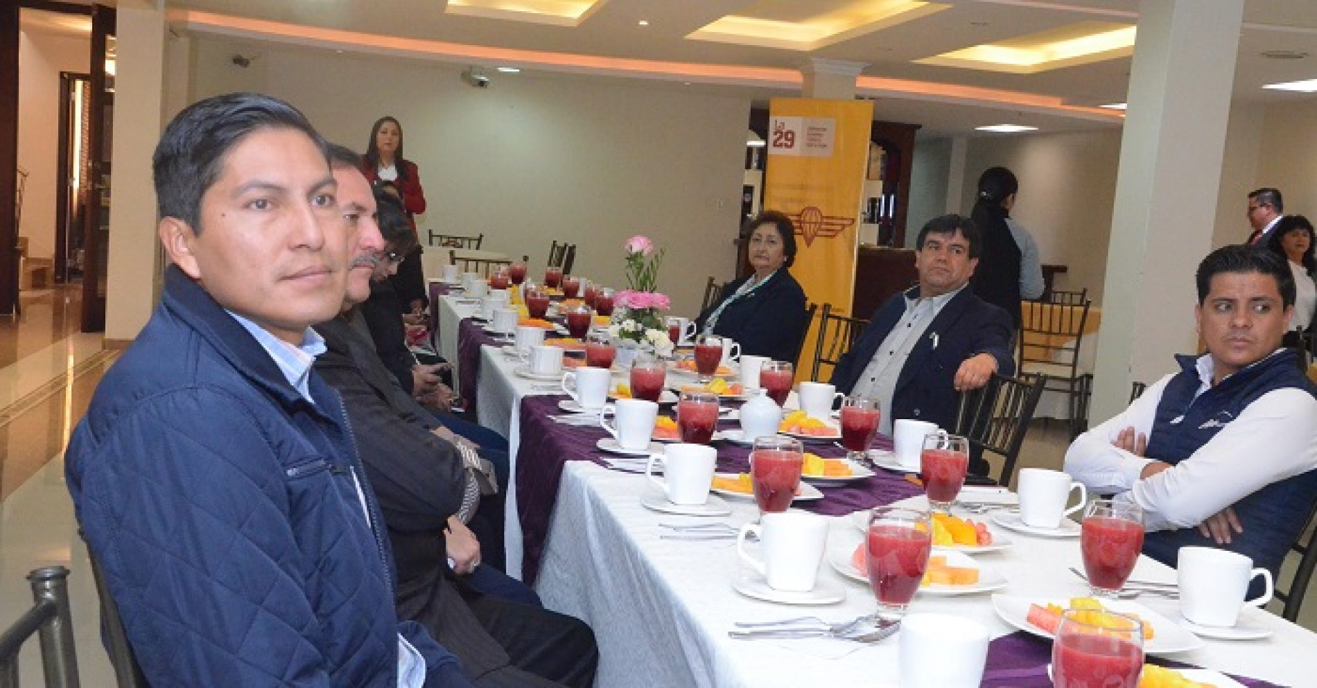COOP. DE AHORRO Y CRÉDITO “29 DE OCTUBRE” OFRECIÓ DESAYUNO INSTITUCIONAL E INICIA FESTEJOS