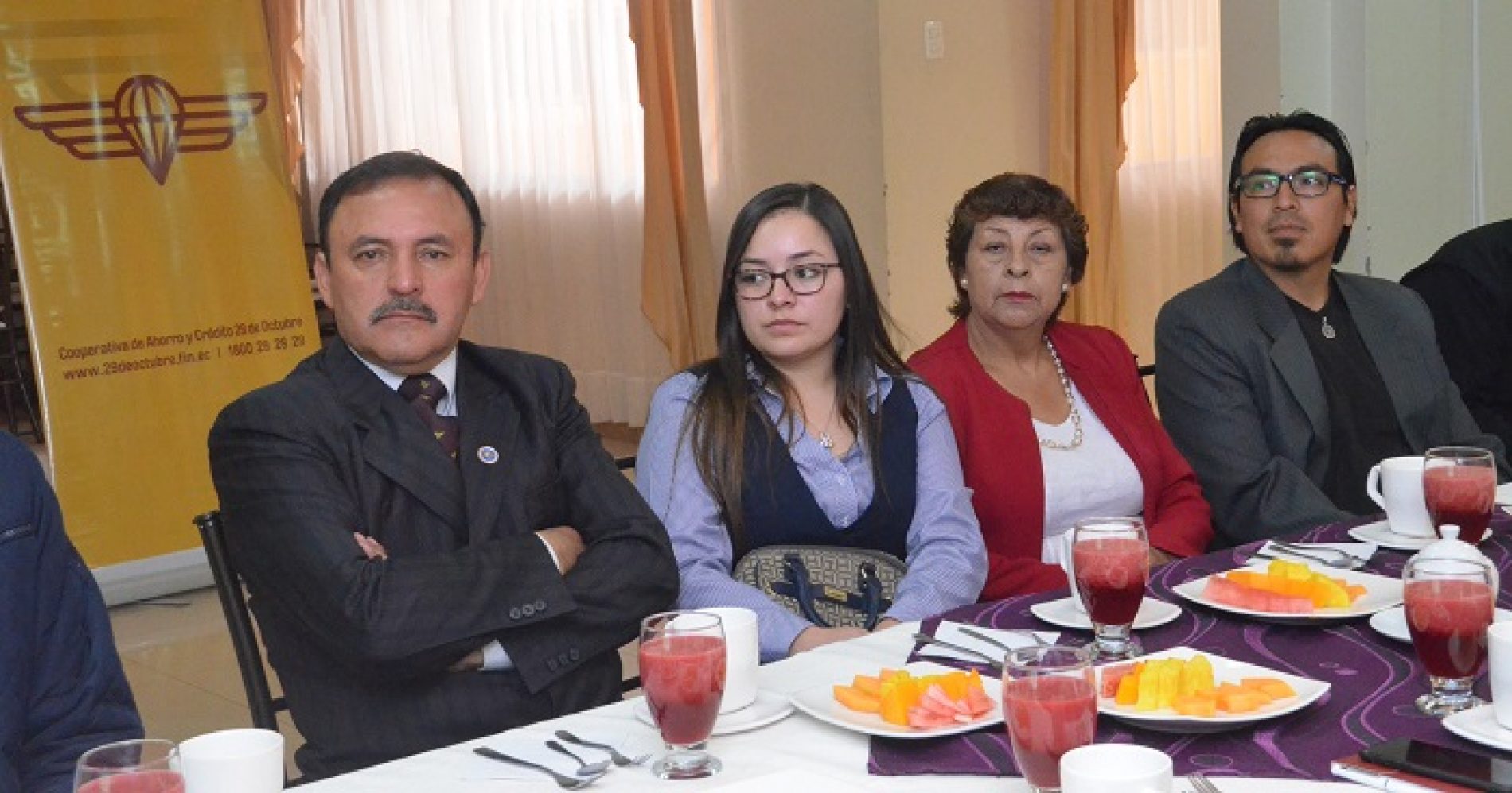 COOP. DE AHORRO Y CRÉDITO “29 DE OCTUBRE” OFRECIÓ DESAYUNO INSTITUCIONAL E INICIA FESTEJOS
