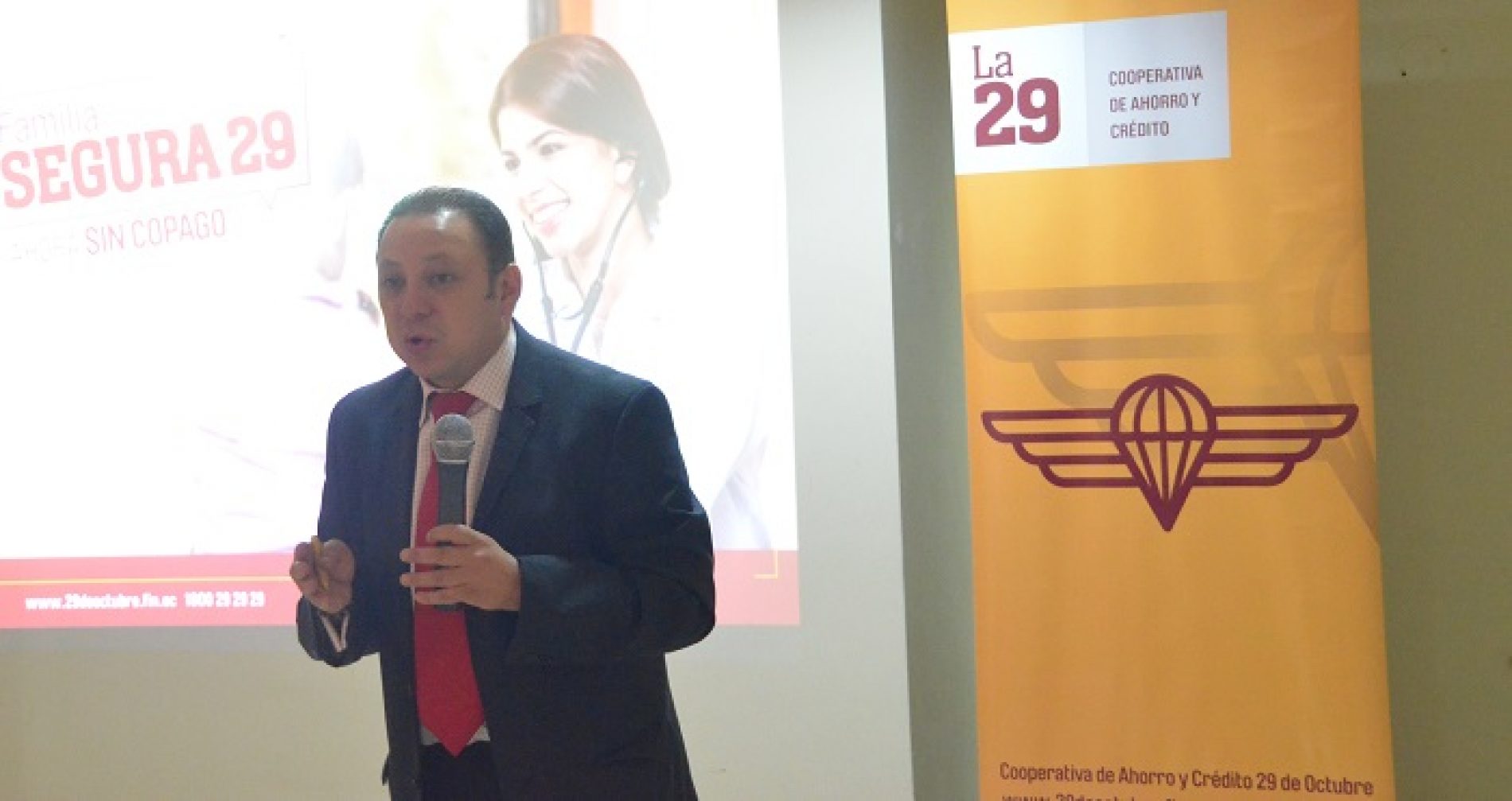 COOP. DE AHORRO Y CRÉDITO “29 DE OCTUBRE” OFRECIÓ DESAYUNO INSTITUCIONAL E INICIA FESTEJOS