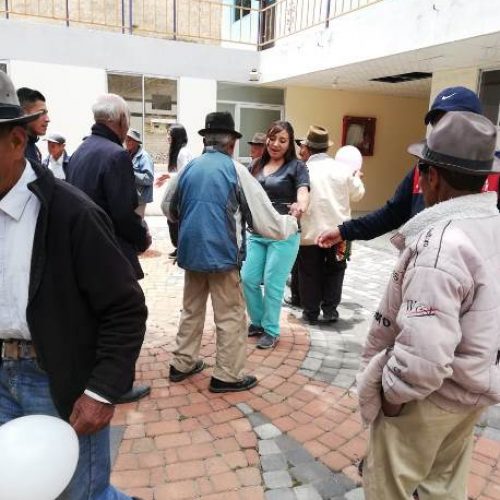 CENTRO DE SALUD DE SIGCHOS FESTEJA A ADULTOS MAYORES POR SU DÍA