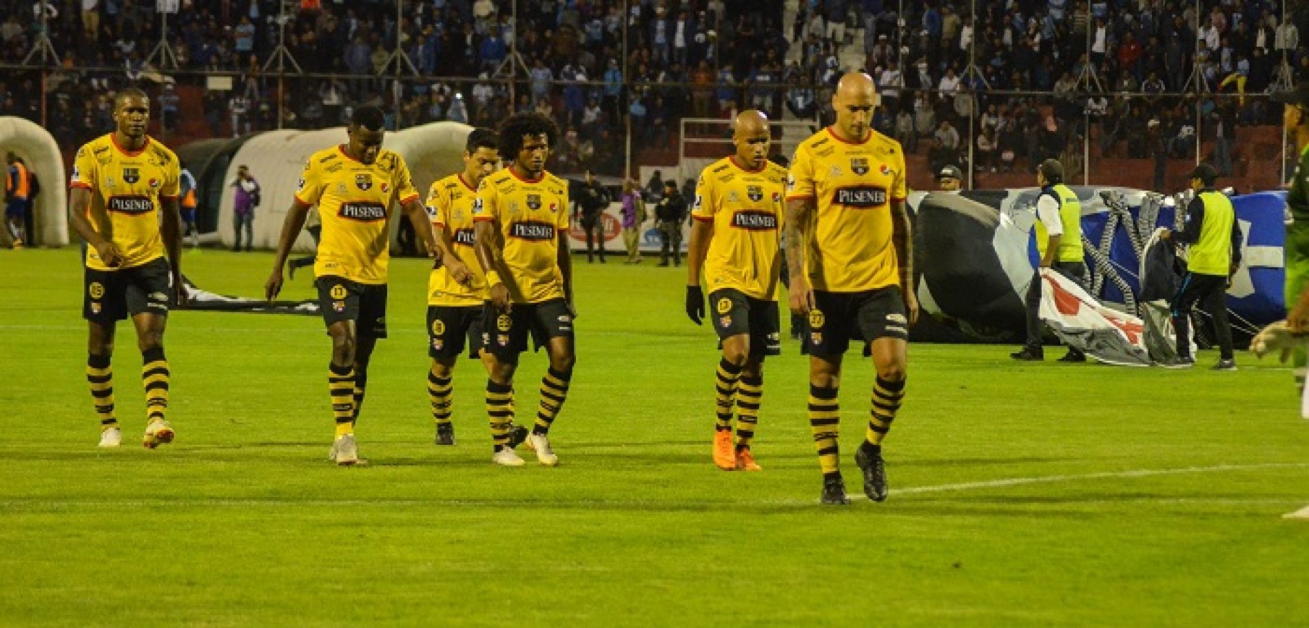 GOL SOLITARIO DE BURZIO DEVUELVE PRIMER LUGAR A MACARÁ TRAS GANAR A BARCELONA (VIDEO)