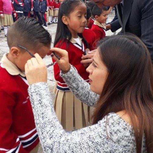 DISTRITO DE SALUD ENTREGARÓ 1000 LENTES DE REFRACCIÓN A NIÑOS EN LA UNIDAD EDUCATIVA PROVINCIAL DE COTOPAXI.