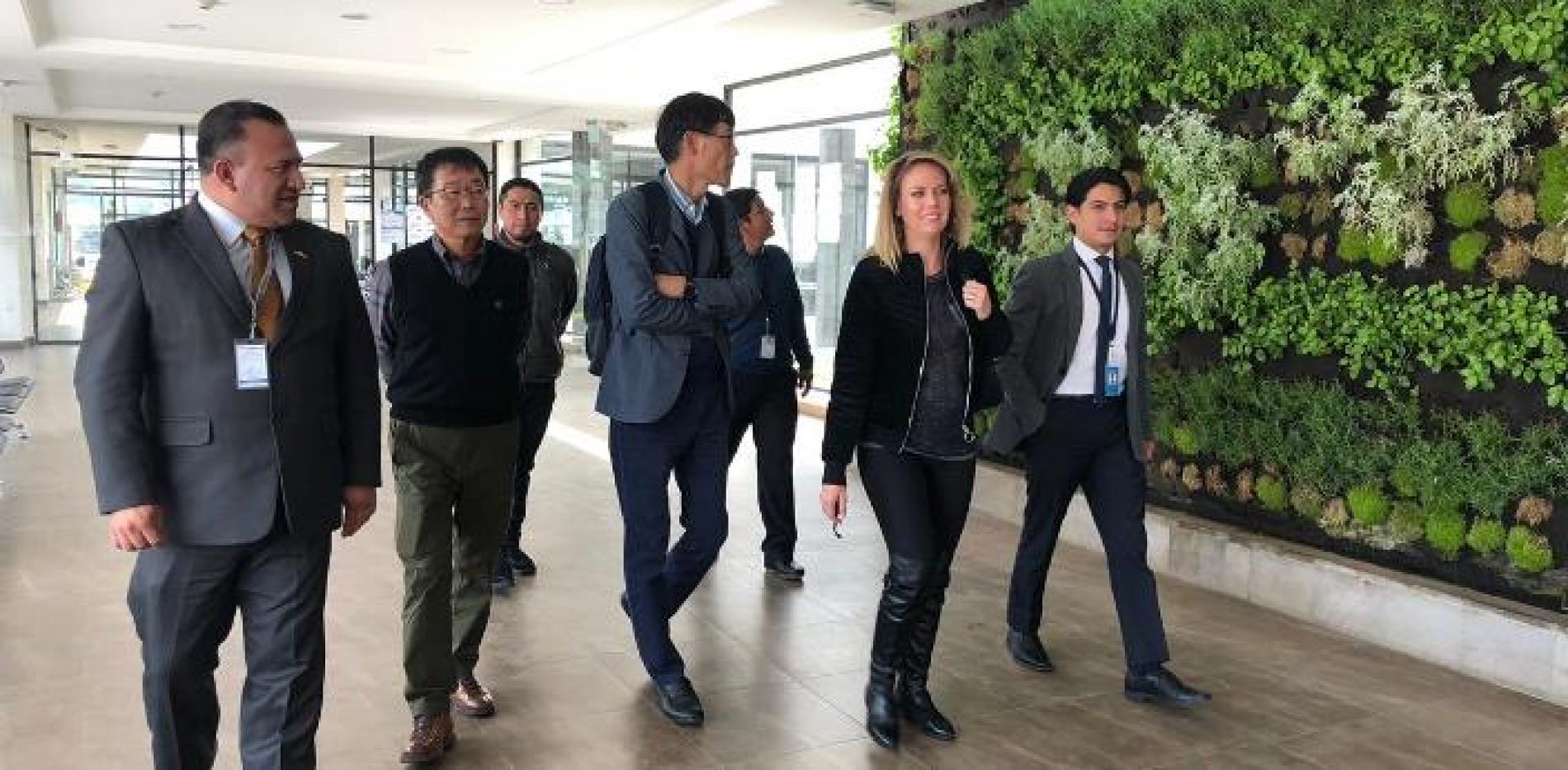 UNIVERSIDAD KOREATECH Y EL BANCO MUNDIAL  VISITAN EL INSTITUTO SUPERIOR TECNOLÓGICO COTOPAXI.