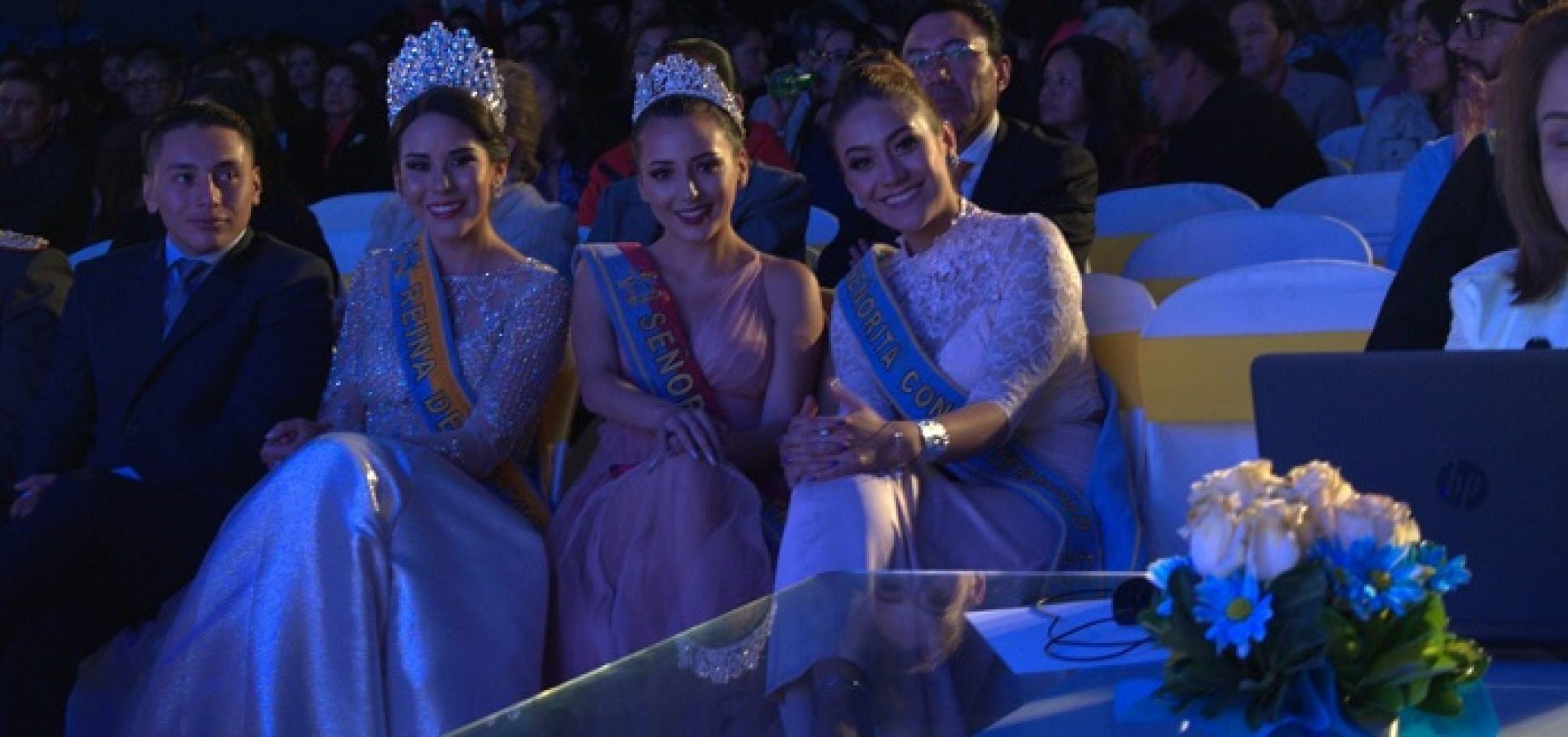 KATERIN VELASCO FLAMANTE  REINA DE LATACUNGA 2018 – 2019 REPRESENTANTE DE LA POLICÍA NACIONAL  ZUB ZONA N o 5 