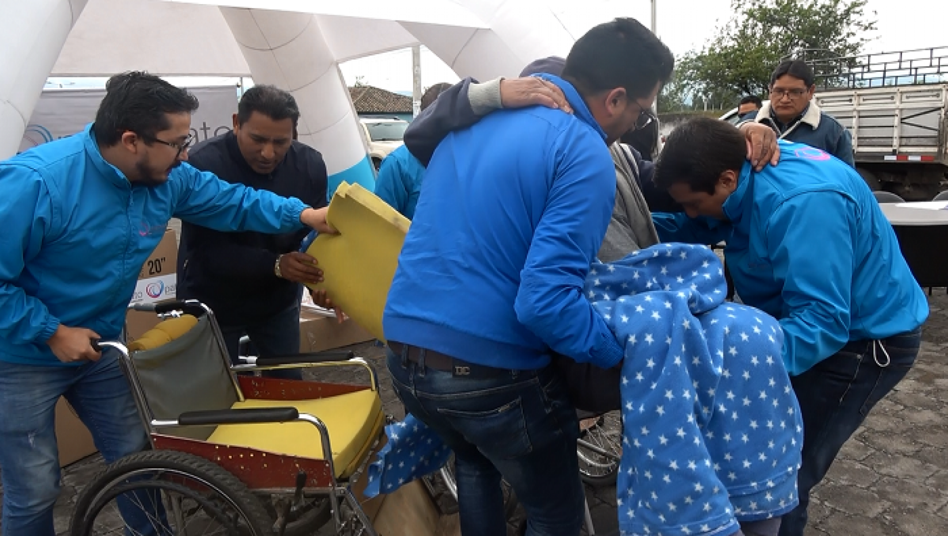 PATRONATO MUNICIPAL DE LATACUNGA ENTREGÓ AYUDAS TÉCNICAS SOCIALES EN JOSÉ GUANGO BAJO.(VIDEO)