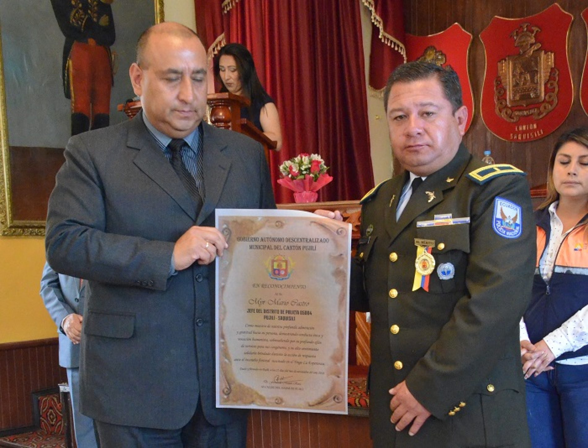 GAD PUJILÍ CONDECORÓ A BOMBEROS QUE PARTICIPARON EN INCENDIO FORESTAL DE LAS PARROQUIAS  TINGO LA ESPERANZA Y PILALÓ. (VIDEO)