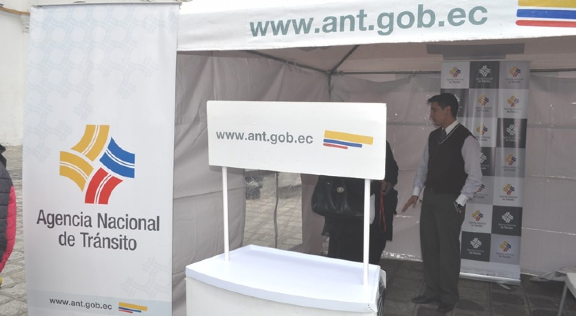 SRI REALIZÓ FERIA DE REMISIÓN TRIBUTARIA A NIVEL ZONAL.(VIDEO)  