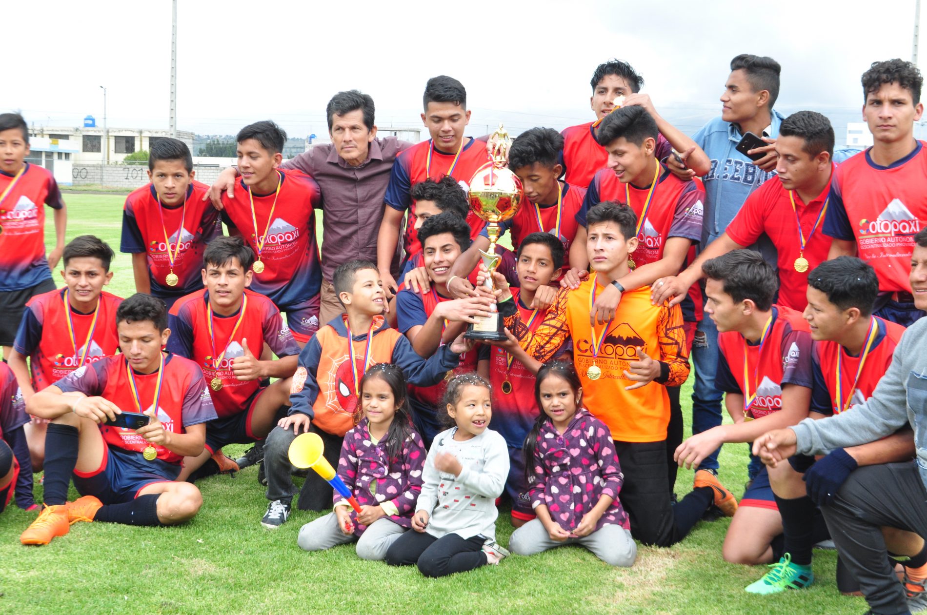 GAD COTOPAXI TIENE  A LOS CAMPEONES DE LAS ESCUELAS DE FÚTBOL (VIDEO)