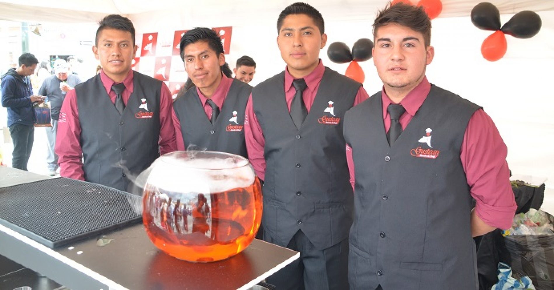 ESCUELA DE CHEFS “GUSTEAU” PRESENTÓ LA TERCERA FERIA GASTRONÓMICA (VIDEO)