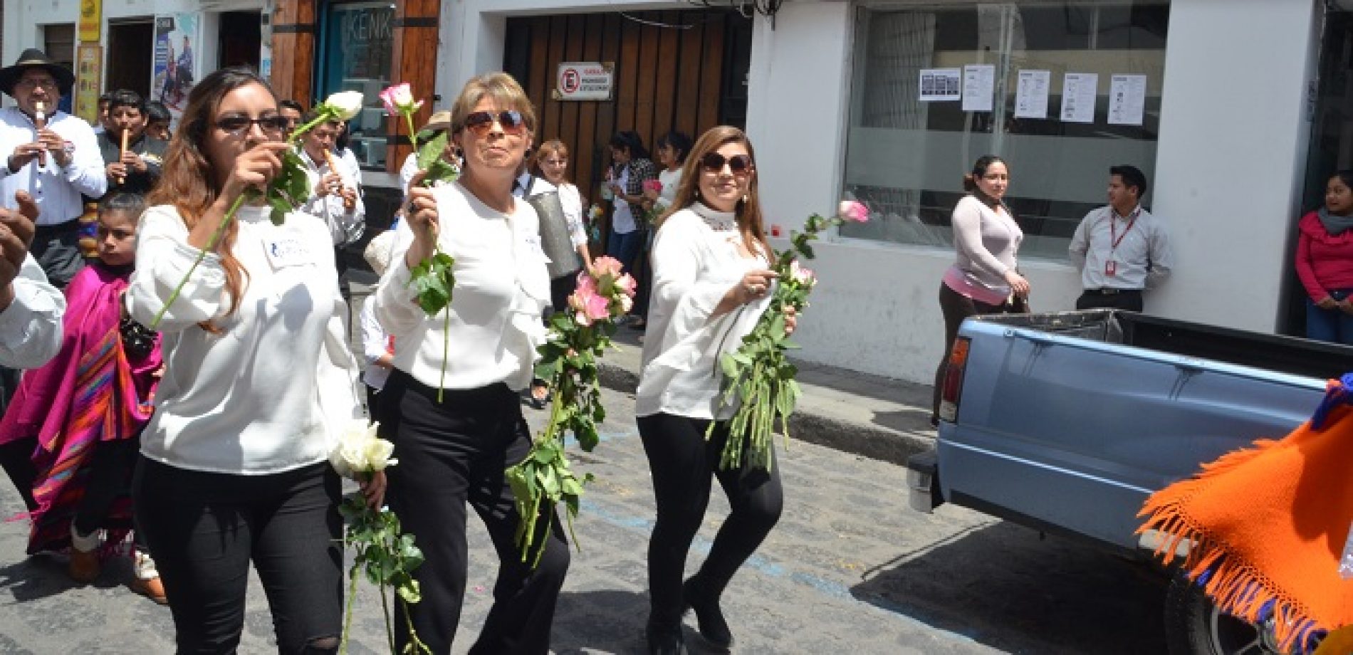 SEGUNDO FESTIVAL DE LAS FLORES  Y CULTURA VIVA DE COTOPAXI TUVO LATACUNGA (VIDEO)