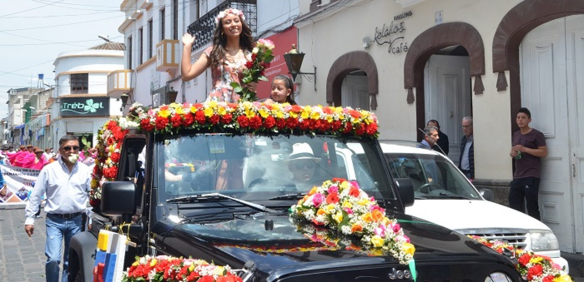 SEGUNDO FESTIVAL DE LAS FLORES  Y CULTURA VIVA DE COTOPAXI TUVO LATACUNGA (VIDEO)