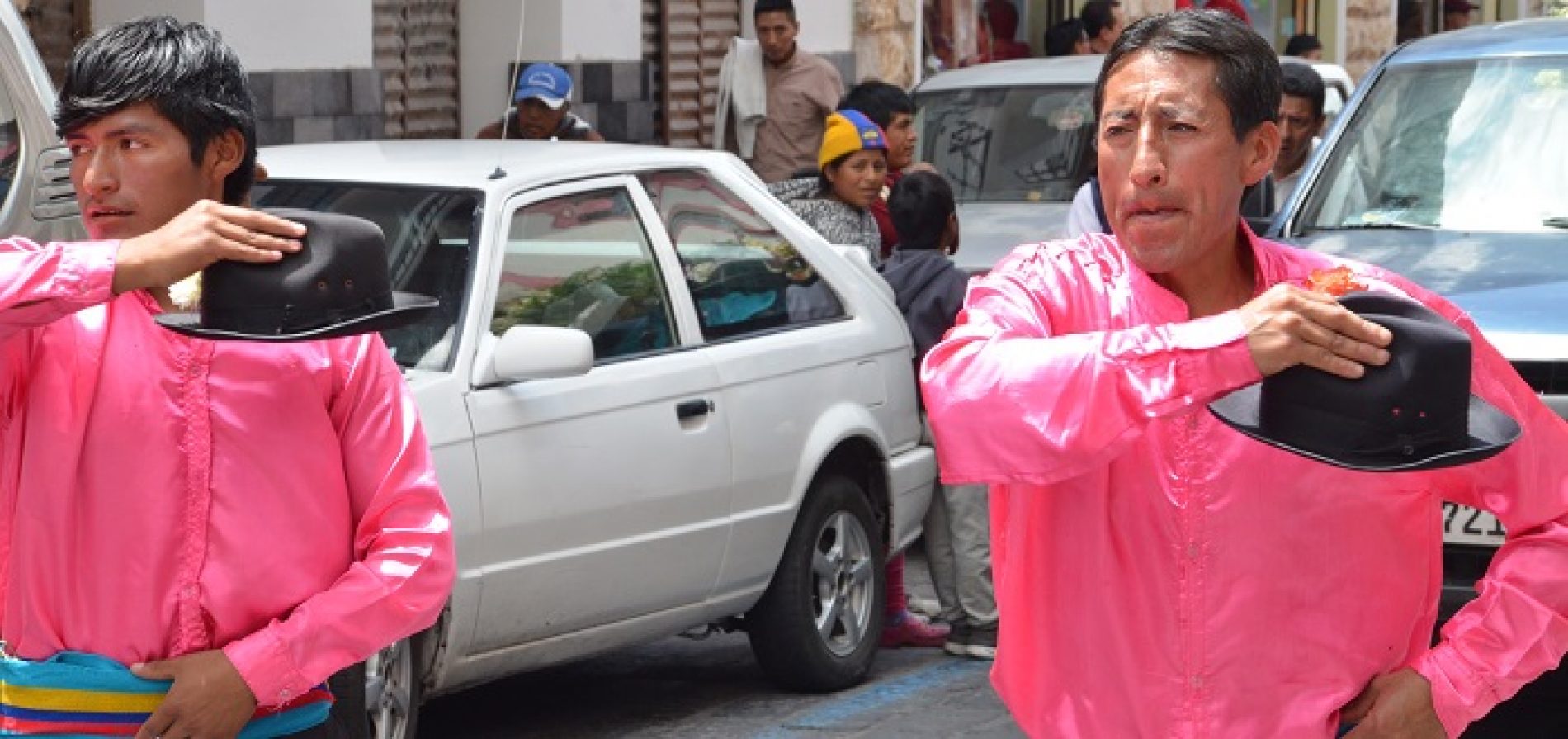 SEGUNDO FESTIVAL DE LAS FLORES  Y CULTURA VIVA DE COTOPAXI TUVO LATACUNGA (VIDEO)