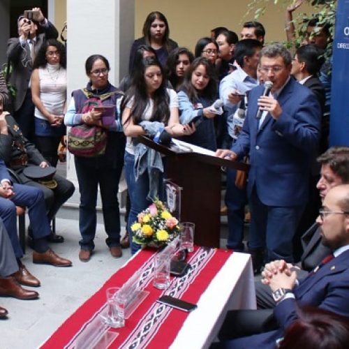 MINISTRO DE TRANSPORTE Y OBRAS PÚBLICAS, SUSCRIBIÓ CONTRATO DE AMPLIACIÓN A CUATRO CARRILES DE LA VÍA RIOBAMBA – AMBATO