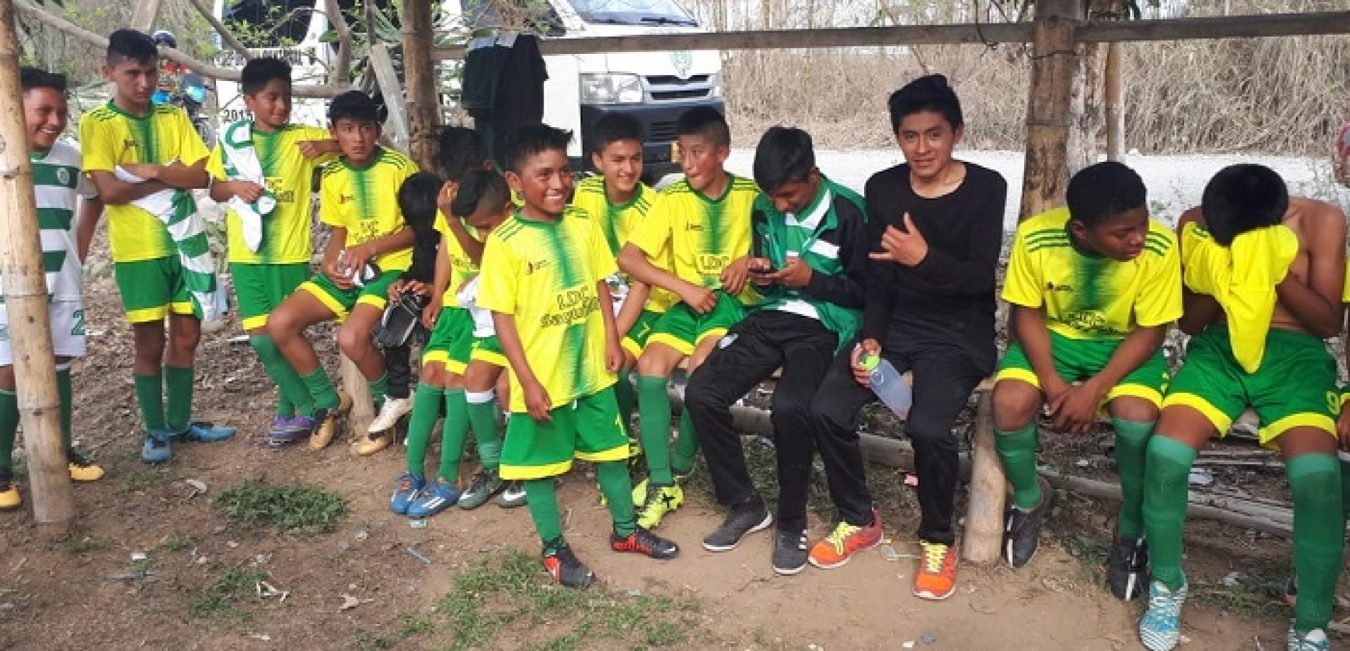 SAQUISILÍ CLASIFICA A LA FINAL DE FÚTBOL Y ENFRENTARÁ A LA MANÁ