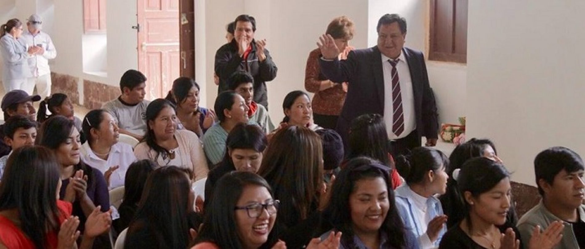TALLERES DE CORTE Y CONFECCIÓN, BELLEZA, GASTRONOMÍA Y TURISMO, CONCLUYÓ GAD LATACUNGA (VIDEO)
