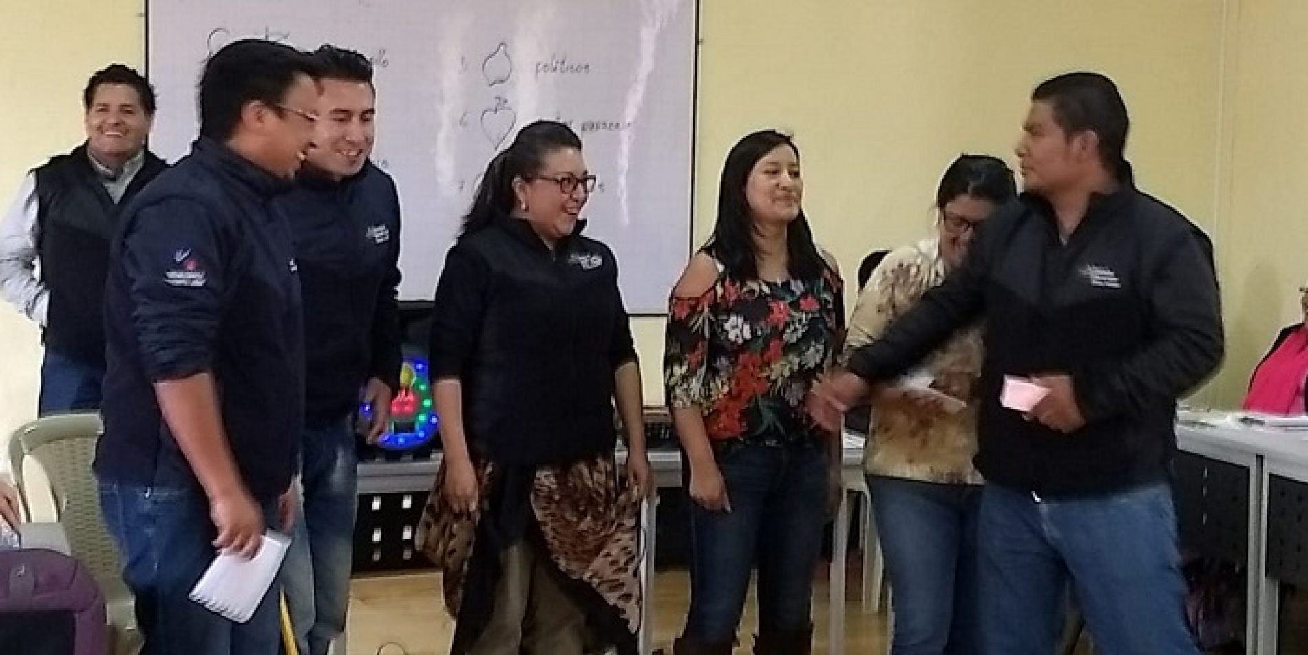 CAPACITACIÓN A DOCENTES DEL ITS “VICENTE LEÓN”  FORTALECE PROCESOS DE APRENDIZAJE EN EL AULA