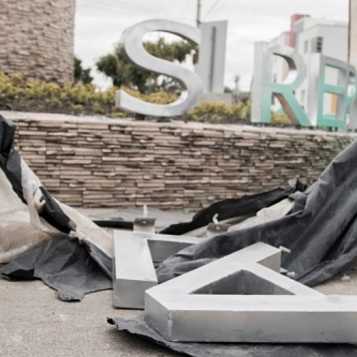 ACTO VANDÁLICO EN CONTRA DEL PARQUE LAS REPLICAS DE LATACUNGA DENUNCIÓ ALCALDE (VIDEO)