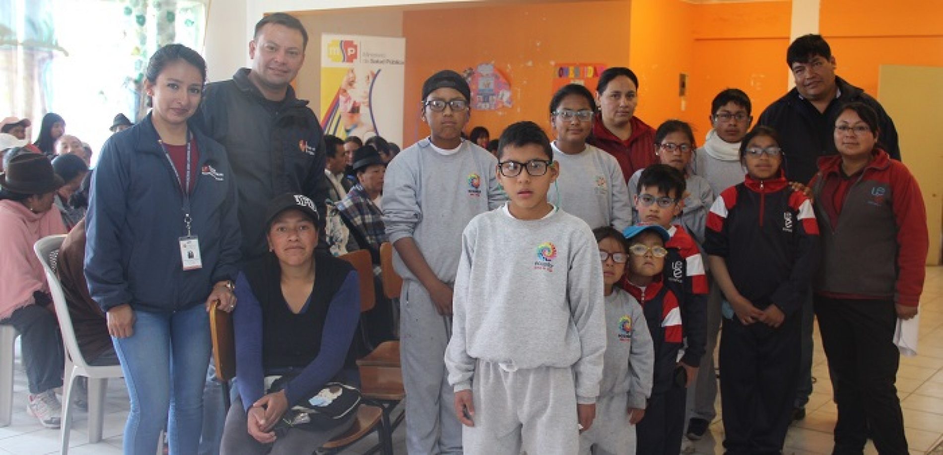LENTES GRATUITOS FUERON ENTREGADOS POR MINISTERIO DE SALUD EN LATACUNGA