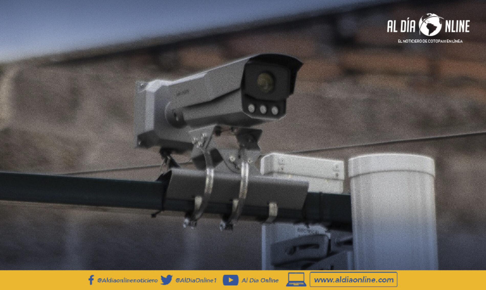SEMÁFOROS INSTALADOS EN LATACUNGA CUENTAN CON UN SISTEMA INTELIGENTE QUE CONTROLARÁ LA SALA DE MONITOREO MUNICIPAL