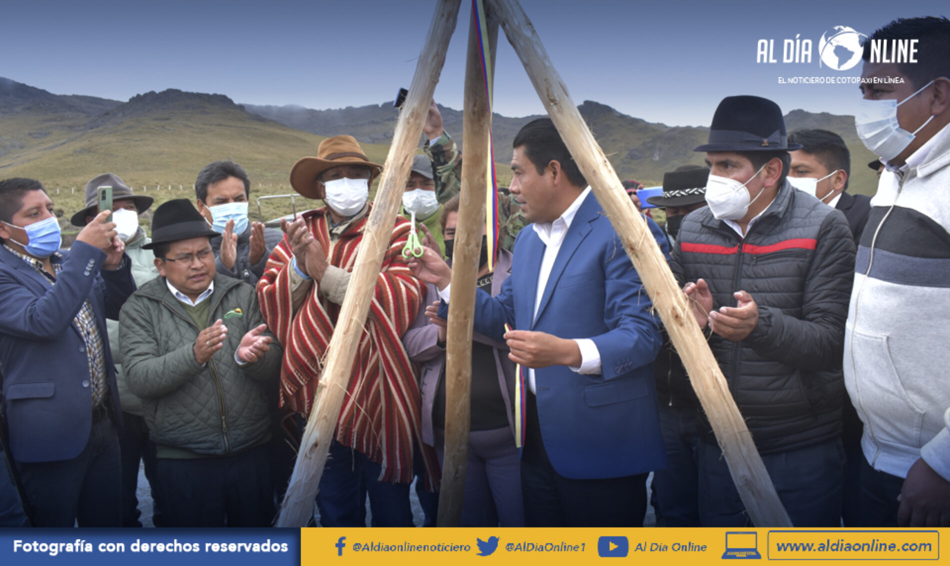 GAD PUJILÍ COLOCA PRIMERA PIEDRA EN VÍA APAHUA-ANGAMARCA Y HASTA FINAL DE AÑO SE INVERTIRÁ 2 MILLONES DÓLARES (VIDEO)