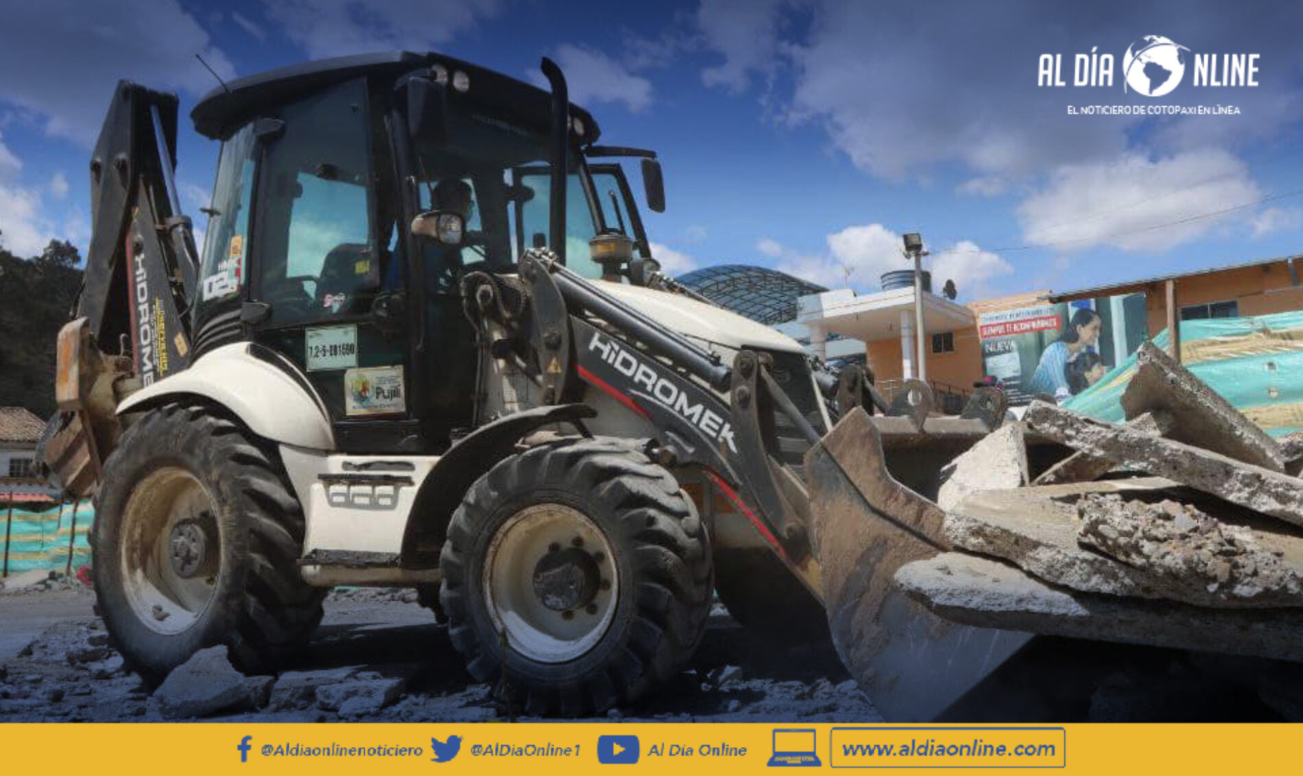 PLAZA CULTURAL Y CÍVICA “SUCRE” EN PUJILÍ INICIA PRIMERA FASE PARA SU ADECENTAMIENTO