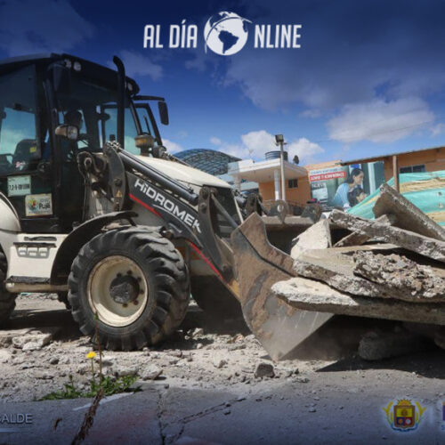 PLAZA CULTURAL Y CÍVICA “SUCRE” EN PUJILÍ INICIA PRIMERA FASE PARA SU ADECENTAMIENTO