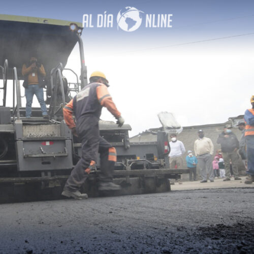 GAD COTOPAXI INICIÓ LA UBICACIÓN DE LA CARPETA ASFÁLTICA EN LA VÍA TANICUCHÍ – LA AVELINA – E 35