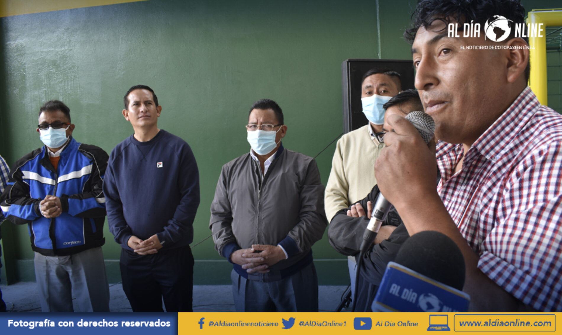 BARRIO EL TEJAR DE SAQUISILÍ RECIBE CUBIERTA DE ESCENARIO DEPORTIVO DE MANOS DE LA MUNICIPALIDAD (VIDEO)