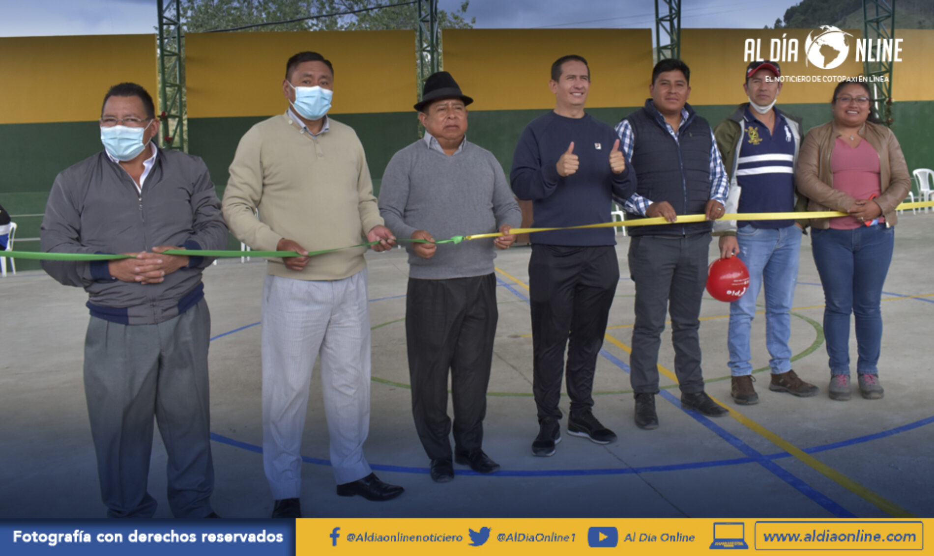 BARRIO EL TEJAR DE SAQUISILÍ RECIBE CUBIERTA DE ESCENARIO DEPORTIVO DE MANOS DE LA MUNICIPALIDAD (VIDEO)