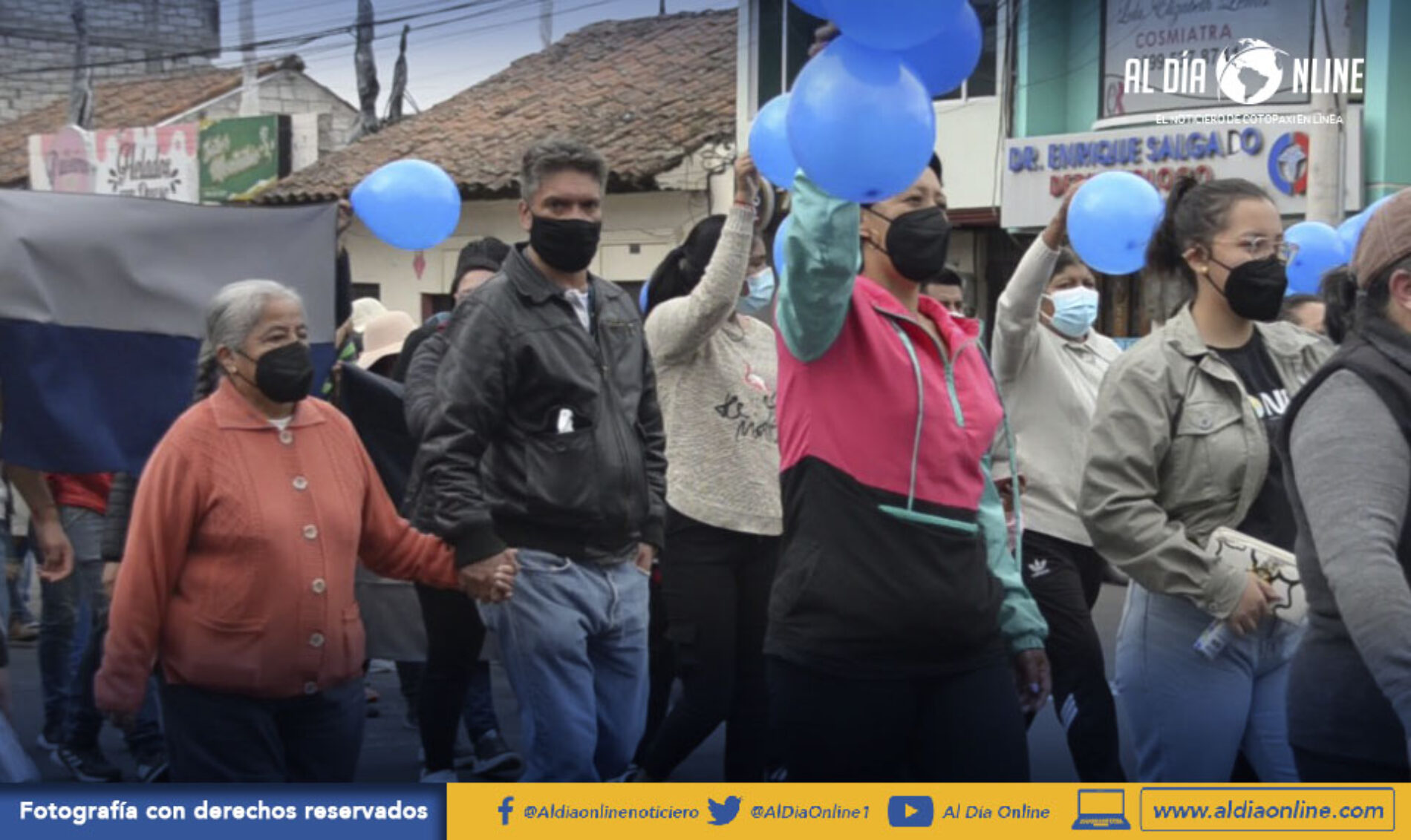 MARCHA PACÍFICA EN APOYO A DOCENTE DESVINCULADO DE LA UNIDAD EDUCATIVA RAMÓN BARBA NARANJO.