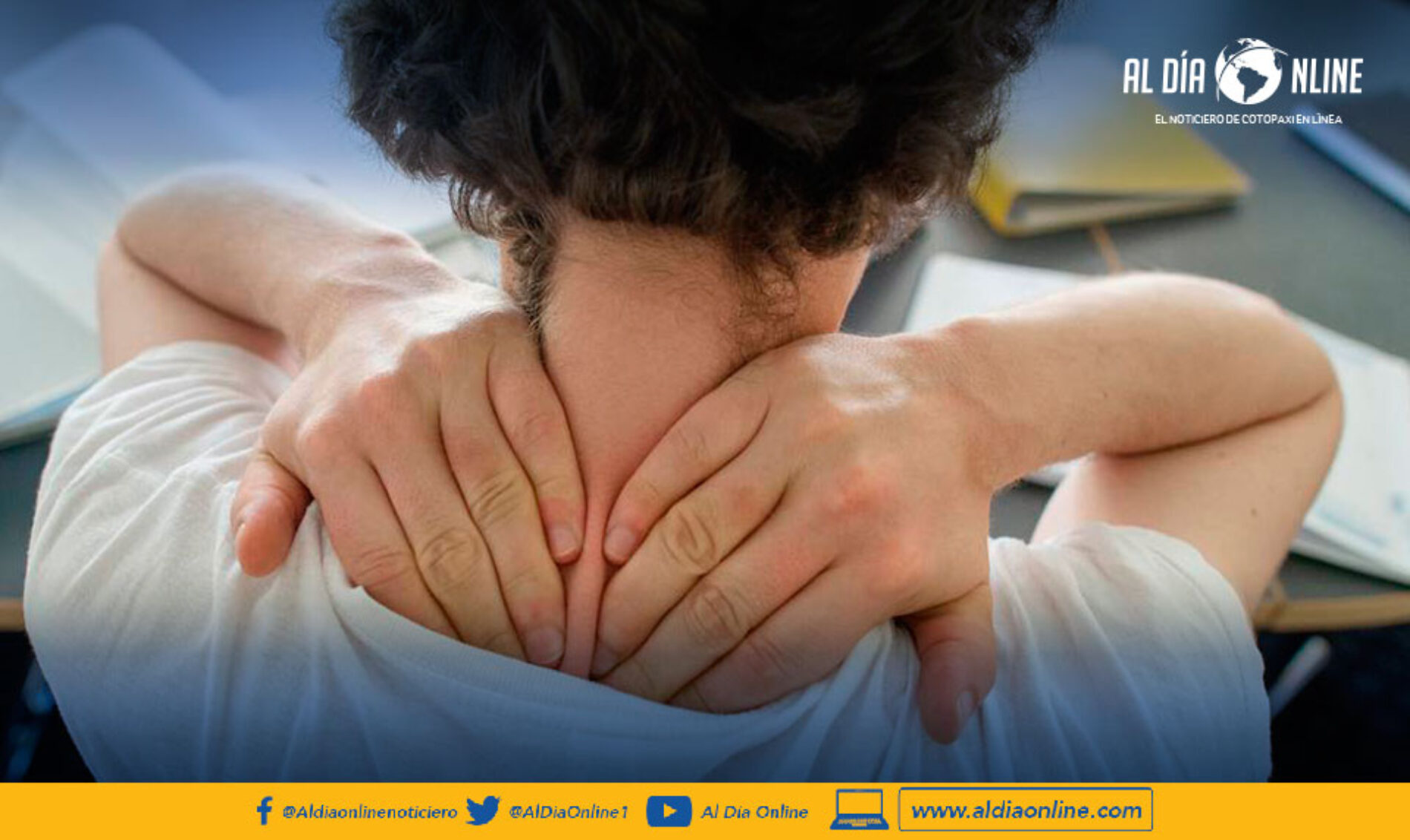 EJERCICIOS PARA ALIVIAR LA TENSIÓN EN LOS HOMBROS CUANDO ESTÉ FRENTE AL COMPUTADOR